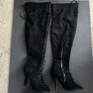 Laced up heeled boots